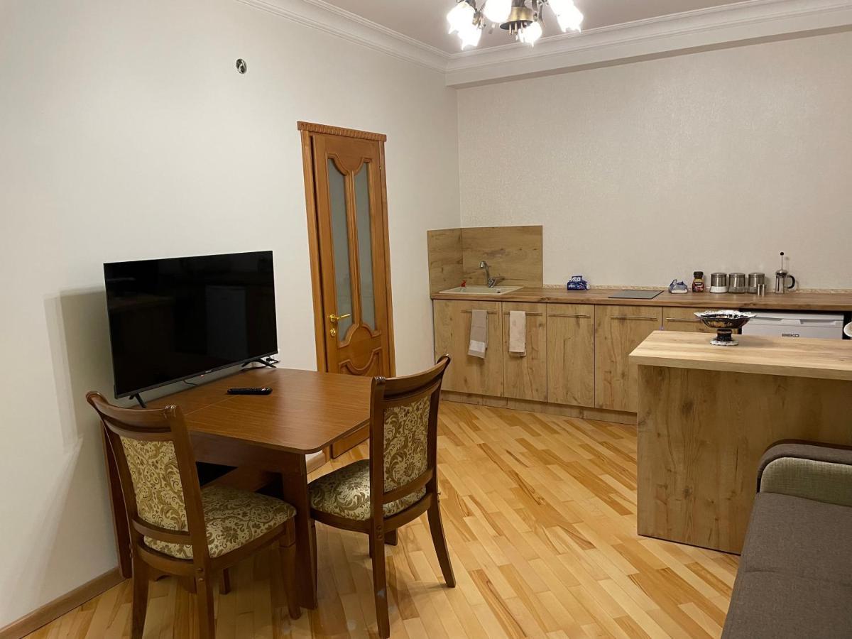 Apartment In City Center Γιερεβάν Εξωτερικό φωτογραφία